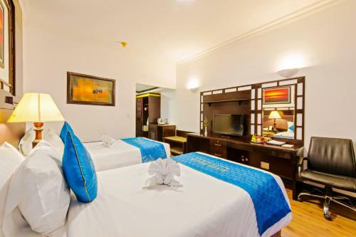Hotel River Beach Resort & Residences