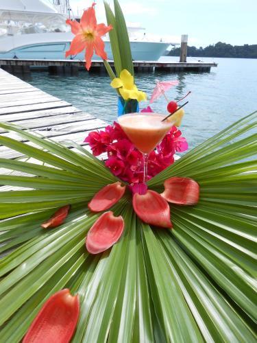 Hotel Banana Bay Marina
