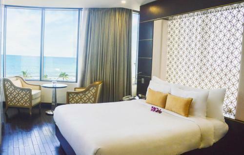 Holiday Beach Da Nang Hotel And Spa