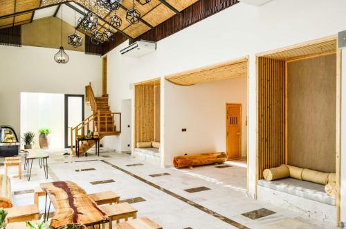 Holiday Beach Da Nang Hotel And Spa
