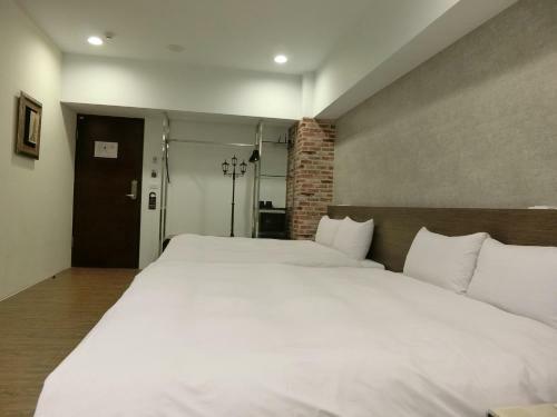 Summer Terminal Hotel
