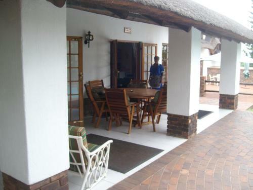 Hostal Oaktree Lodge Guest House