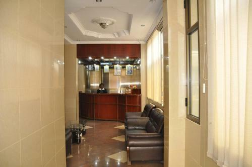 Rich Hotel