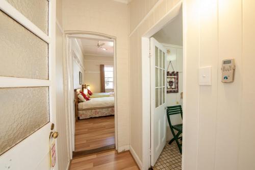 Hostal Pure Land Guest House