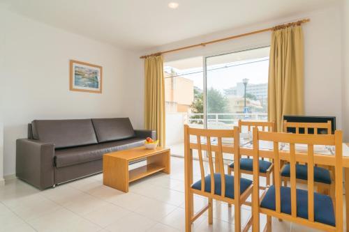 Apartamentos Massanet