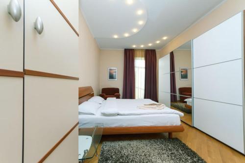 Big Lux Apartments