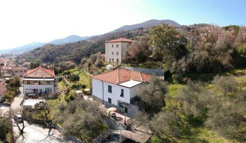 Hostal La Spezia Holidays' Rooms