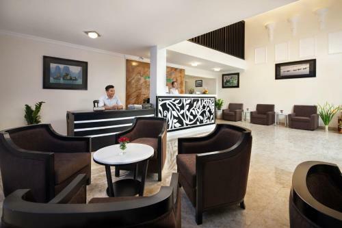 Paramount Hotel