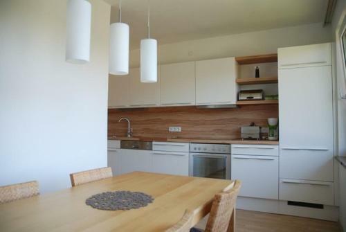 Apartment Sternentor