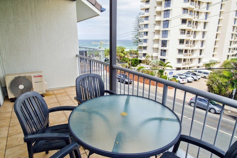 Aparthotel Coolum Baywatch Resort