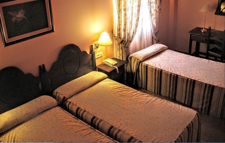 Albenzaire Hotel Asador