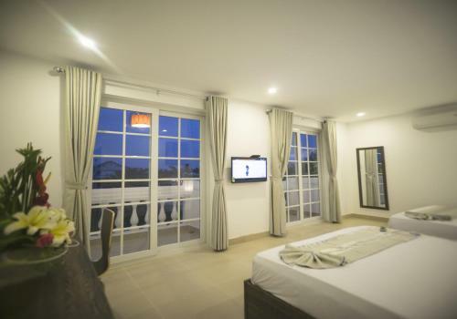 Golden Dragon Hotel
