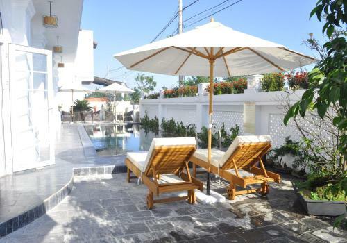 Golden Dragon Hotel