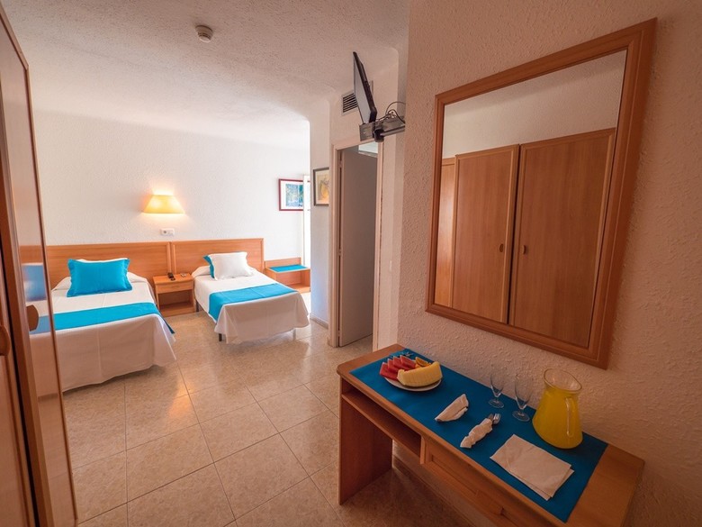 Hotel Checkin Pineda