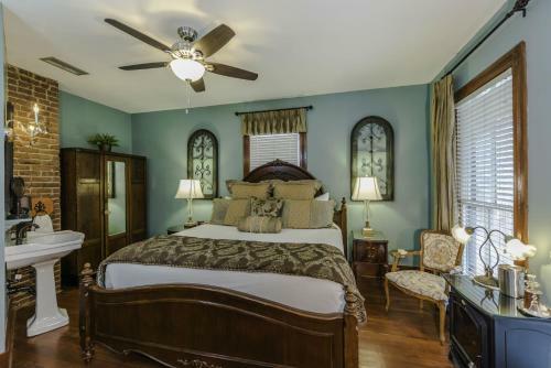 Carriage Way Bed & Breakfast