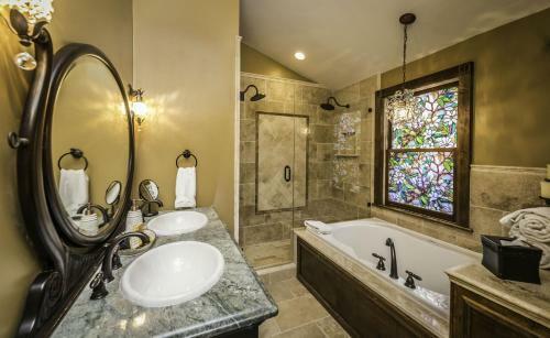Carriage Way Bed & Breakfast