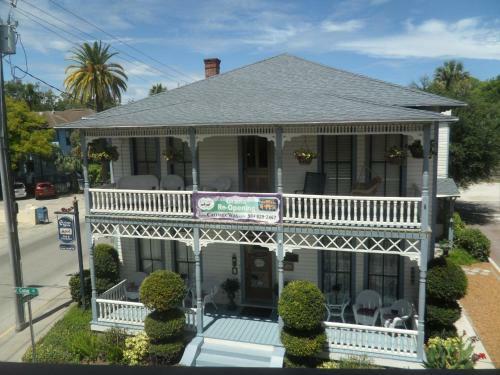 Carriage Way Bed & Breakfast