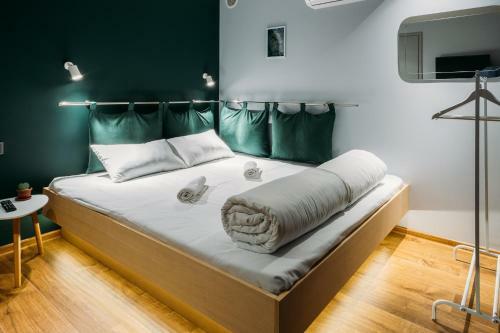 Yard Hostel & Coffee Shop