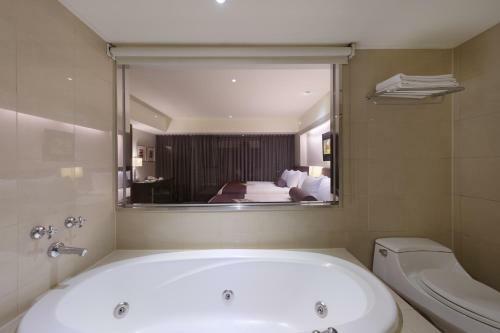 K Hotel - Yunghe