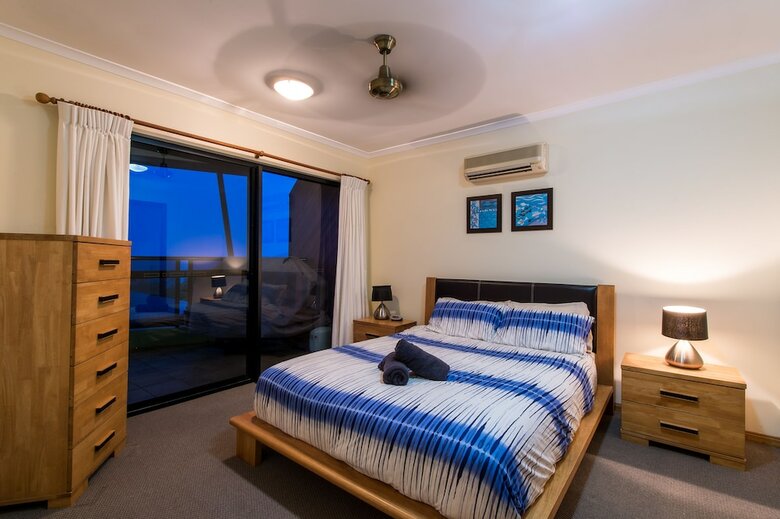 Apartamentos Waves