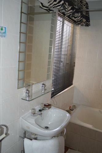 Hostal Aandbloem Guest House