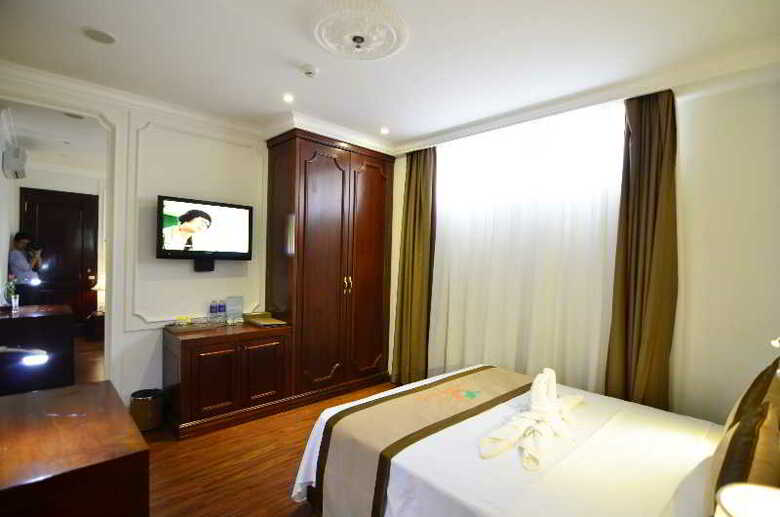 Orange Hotel