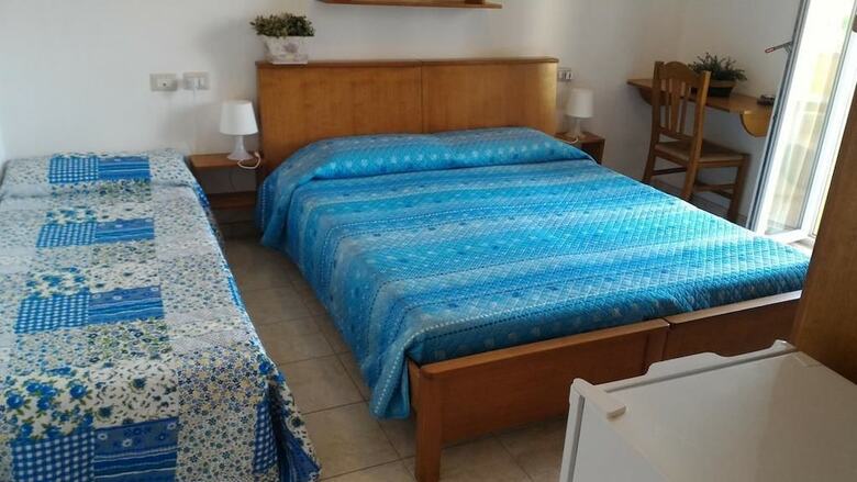 Hostal B&B Gelsimori