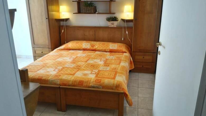 Hostal B&B Gelsimori