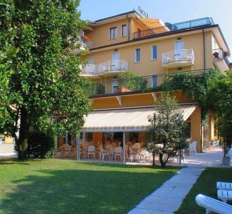 Hotel Bisesti
