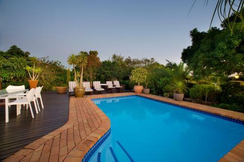 Candlewood Lodge