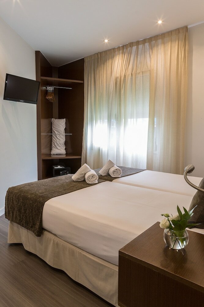 Apartamentos Turisticos Madanis