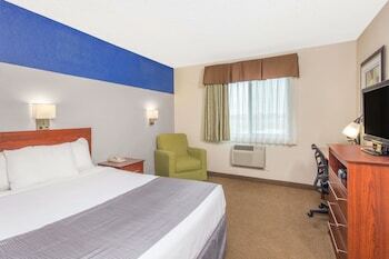 Hotel Baymont Inn And Suites Dubuque