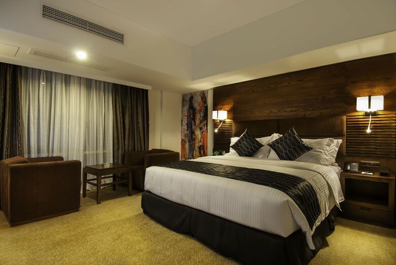 Hotel Long Beach Suites Dhaka