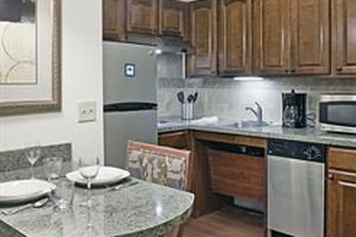 Hotel Staybridge Suites Omaha 80th And Dodge