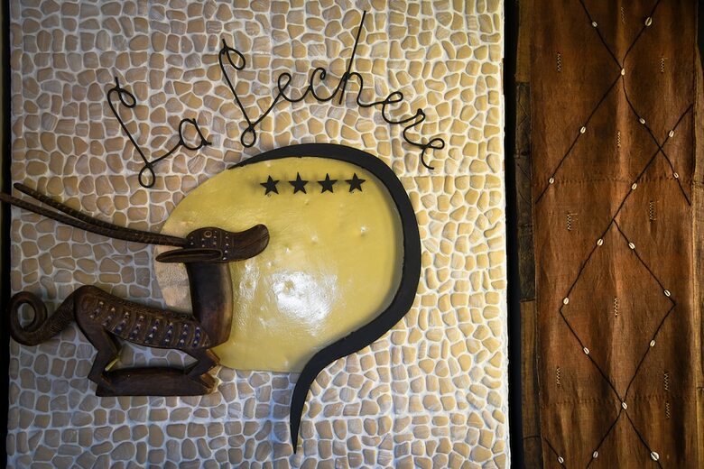 Hostal La Lechere Guest House