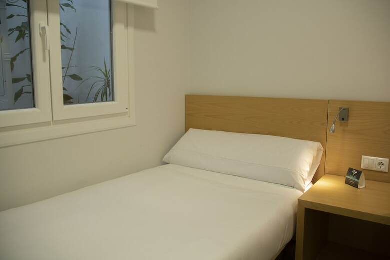 Hostal Alda Albor�n Rooms