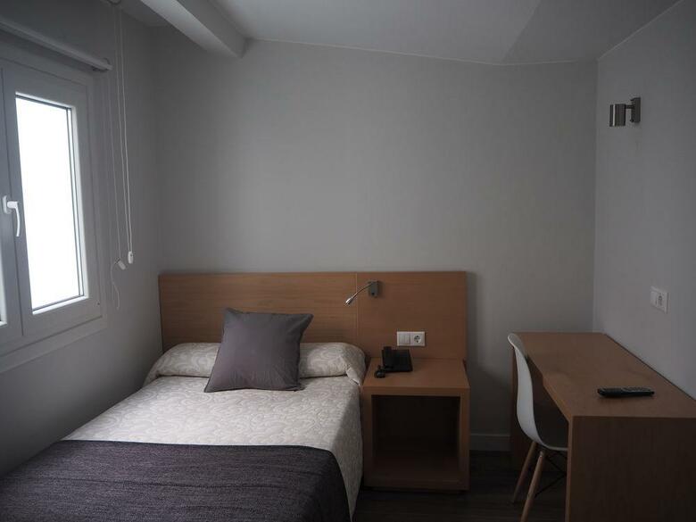 Hostal Alda Albor�n Rooms