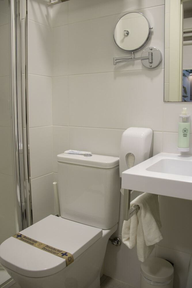 Hostal Alda Albor�n Rooms