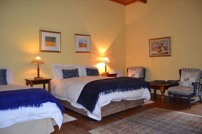 Bed & Breakfast Over The Mountain Guest Farm
