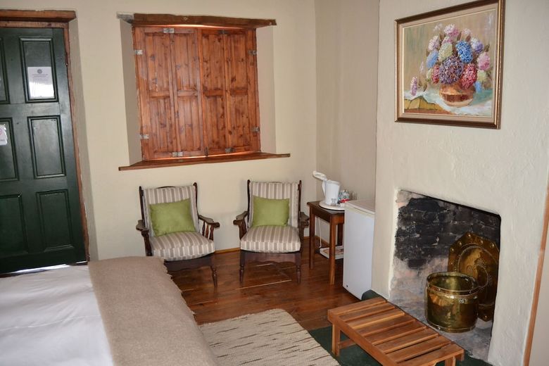 Bed & Breakfast Over The Mountain Guest Farm
