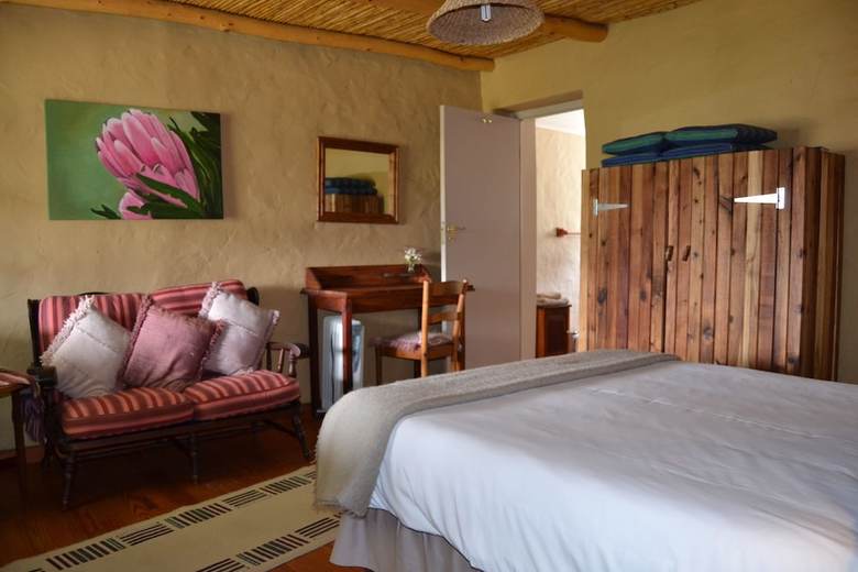 Bed & Breakfast Over The Mountain Guest Farm