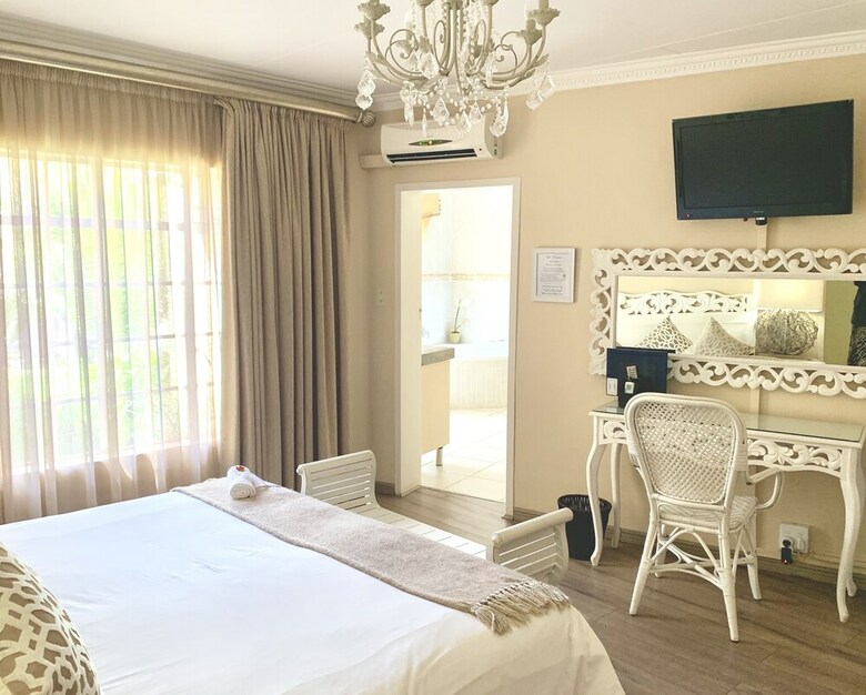 Hostal La Barune Guest House
