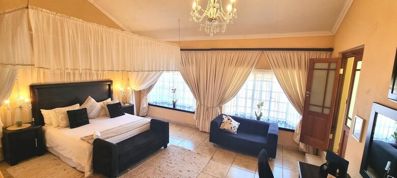 Hostal La Barune Guest House