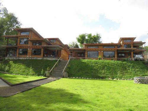 Lodge Caba�as El Roble Lican Ray