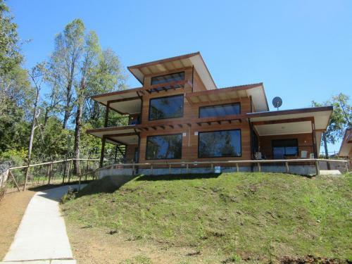 Lodge Caba�as El Roble Lican Ray