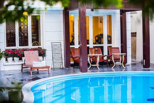 New Era Hotel