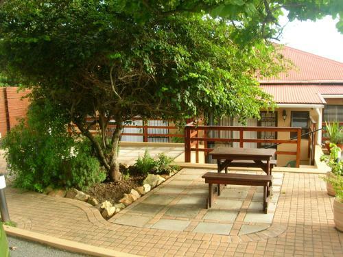 Hostal Dempsey's Guest House
