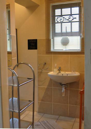 Hostal Dempsey's Guest House