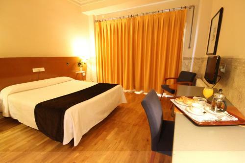 Hotel Azar