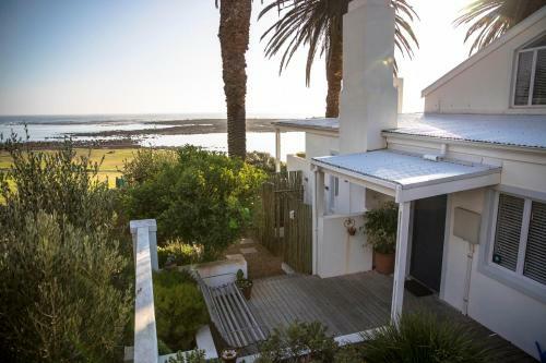 Palm Villa Cottage